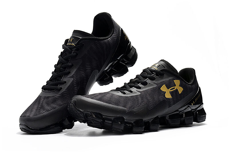 Under Armour Scorpio черно-серые с золотым (40-45)