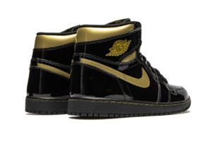 Nike Air Jordan 1 Retro High Black Metallic Gold черно-золотые (35-44)